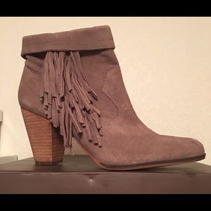 Fringed ankle boot