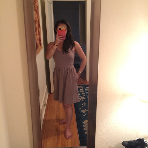 Size S. Cute - Sweetheart neckline & gold zipper!