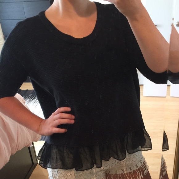 American Eagle Outfitters Sweaters - American Eagle Ruffle Sweater