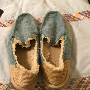Sanuk shoes