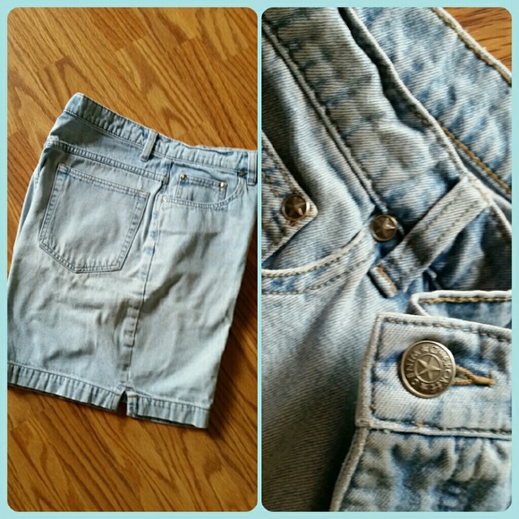 Cherokee Pants - 《GIFTED》 Light Wash Denim Shorts