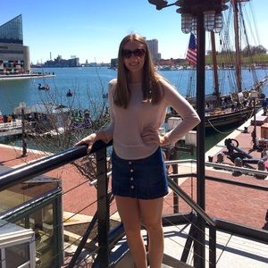 Meet your Posher, Lauren