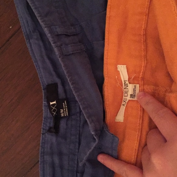 Forever 21 denim shorts - Picture 4 of 4