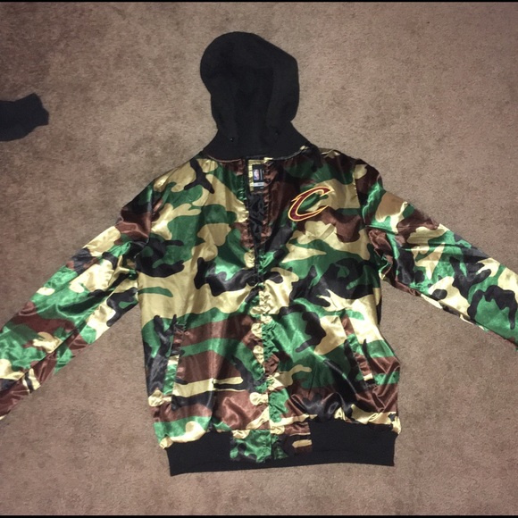 NBA Other - Medium camo cavaliers jacket.