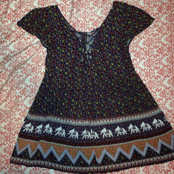 boho print. flowy dress. - Picture 2 of 4