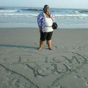 Meet your Posher, Damika