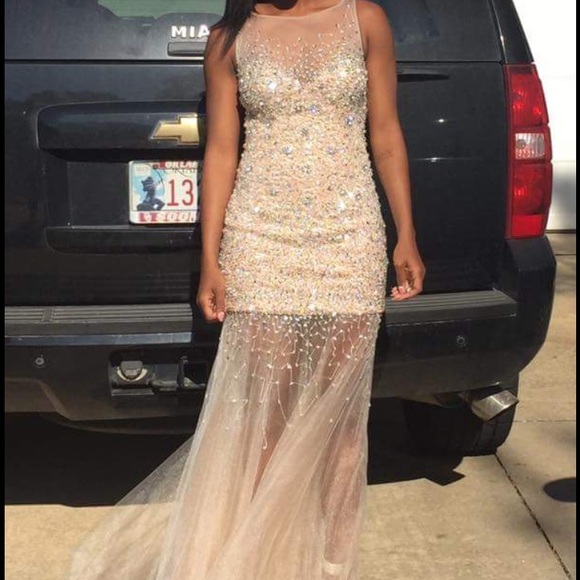 Prom dress - Picture 1 of 2