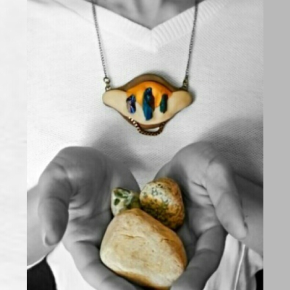 Mystical necklace - Picture 1 of 2