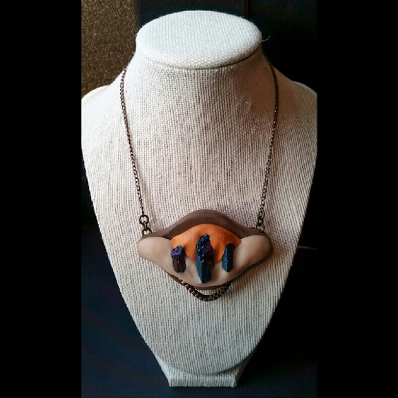 Mystical necklace - Picture 2 of 2