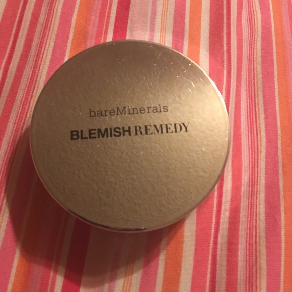 Bare minerals blemish remedy powder foundation