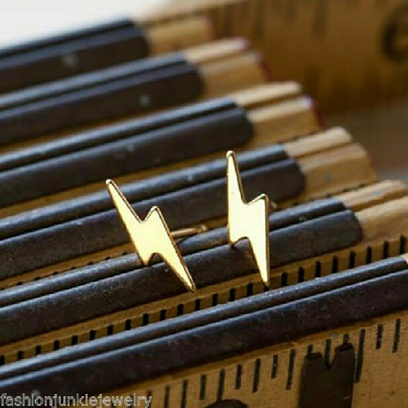 ❤️4 for $20 Sale❤️ Lightning earrings - Picture 2 of 4