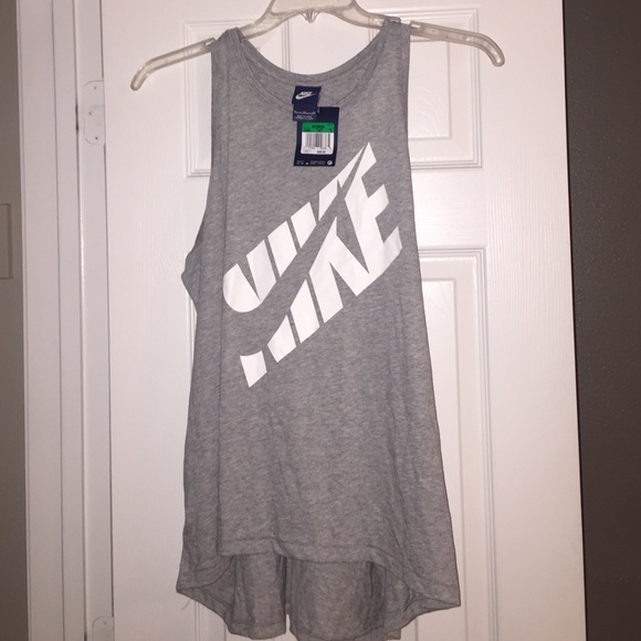 Nike tank size XL