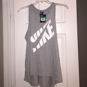 Nike tank size XL