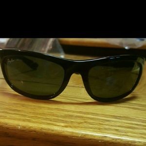 Ray ban sun glasses