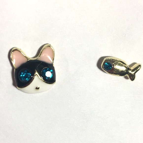 Adorable! 😻🐠 Cat & Fish stud earrings - Picture 1 of 1