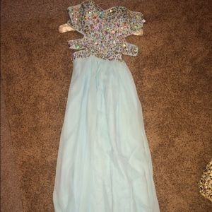 Long blue prom dress