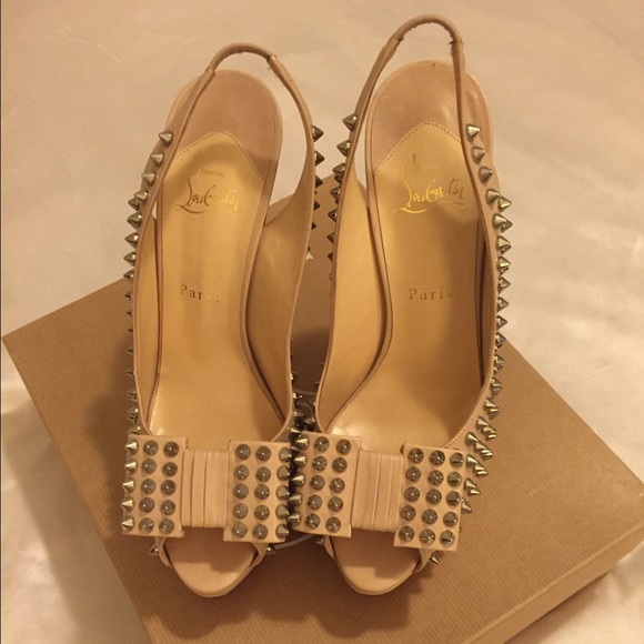 Christian Louboutin Clou Neoud Size 40.5
