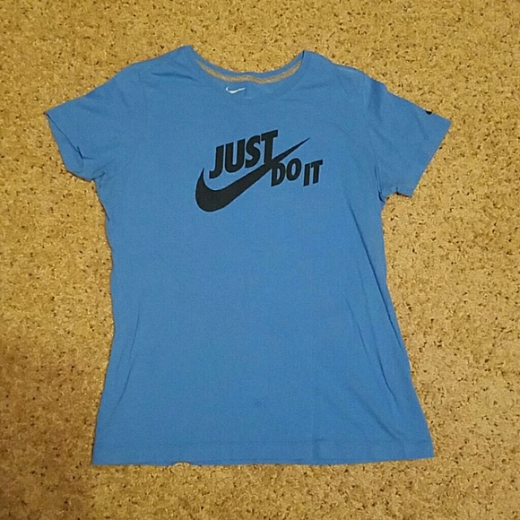 Nike Tops - Nike Tshirt