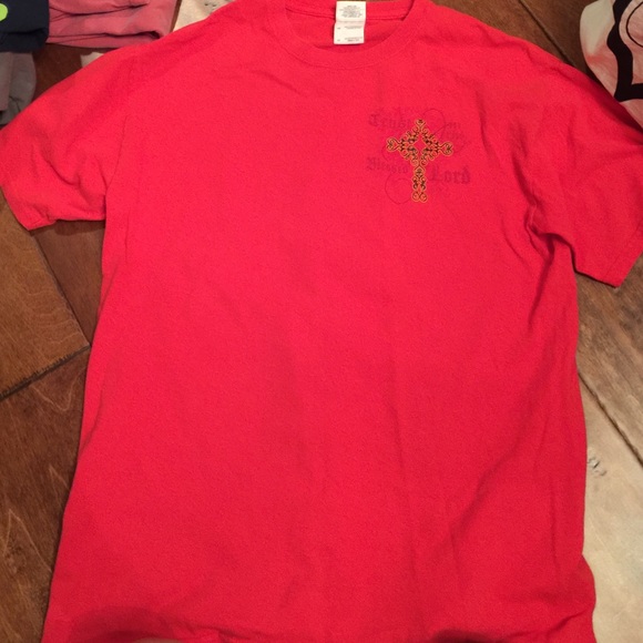 *Price ⬇️*Red "Trust in The Lord" Tshirt