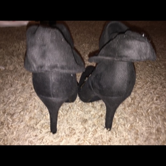 High heel booties size 8 - Picture 4 of 4