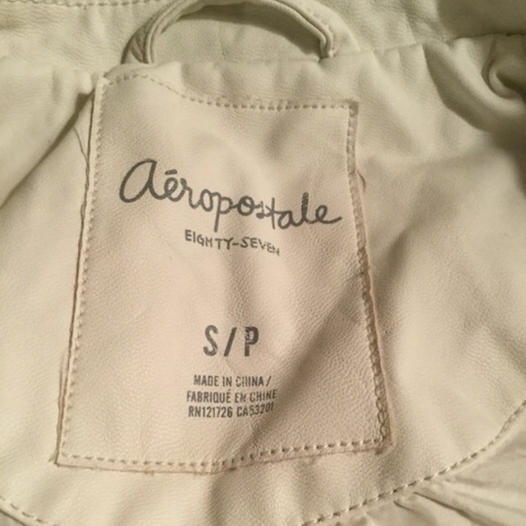 Aeropostale vest size small Nwot - Picture 2 of 3
