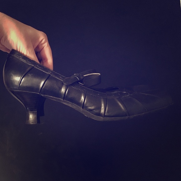 Black Franco Sarto heels with strap - Picture 1 of 2