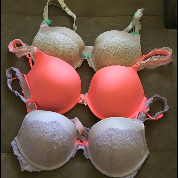 3 Victoria's Secret Angels Push ups
