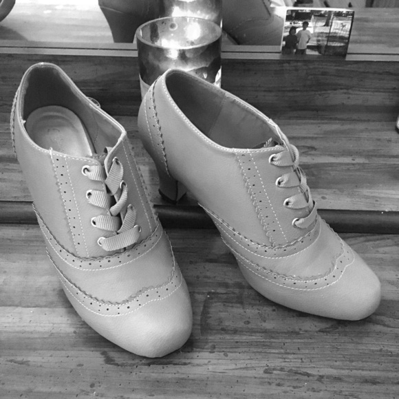 Tan Oxford ankle booties