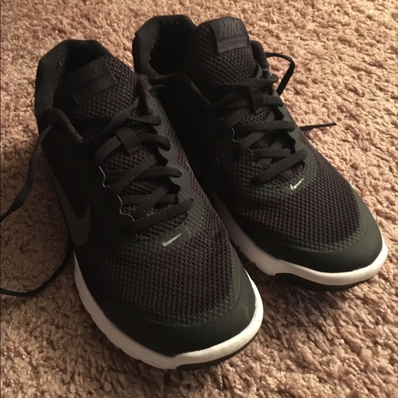 Nike Women's Flex Experience RN 4 Running Shoe