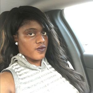 Meet your Posher, Dominique