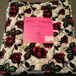 Betsey Johnson Oversized Plush Throw
