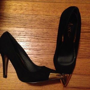 Black Pointy Toe Heel