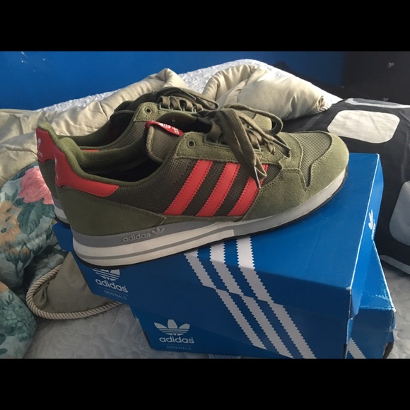 Adidas size 10 50 obo - Picture 3 of 4