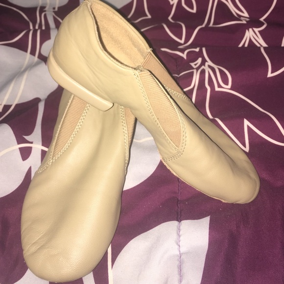 Tan jazz shoes. Leather kids size