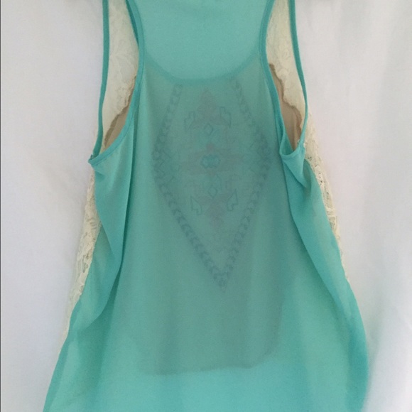 New Boho-chic top. 20% off Bundles of TWO! - Picture 2 of 2