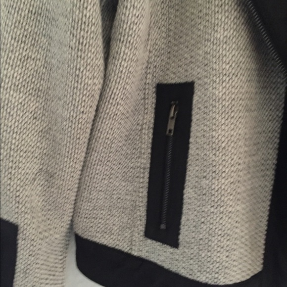 NWT blazer. -20% Bundles of TWO! - Picture 2 of 3