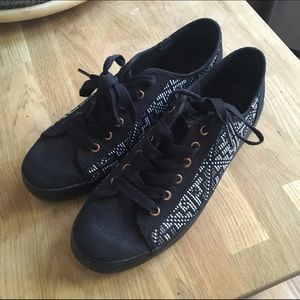 Black geo Keds women 9.5 rose gold accents