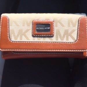 REAL MICHAEL KORS WALLET