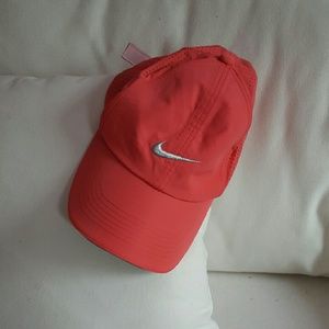 nike golf hat