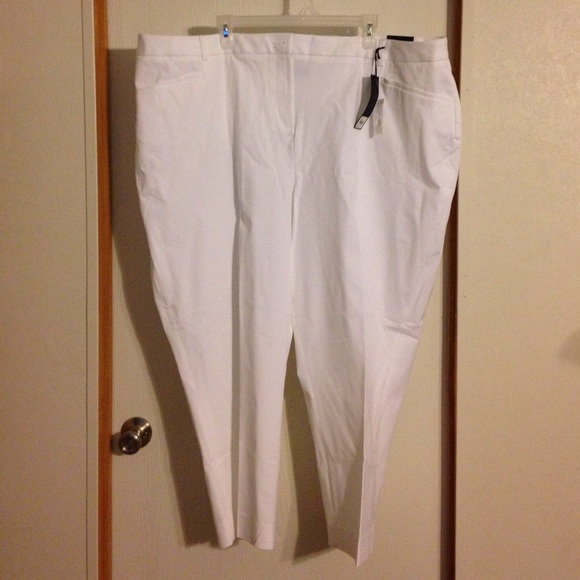 Lane Bryant white size 28 cropped dress pants