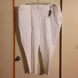 Lane Bryant white size 28 cropped dress pants