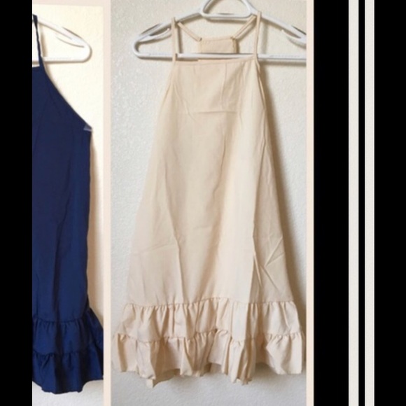 Beige Color Lightweight Fabric Sleeveless Dress - Picture 2 of 5