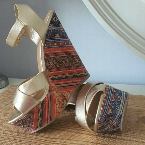 Multi-Colored Wedge Sandals SIZE:7/8
