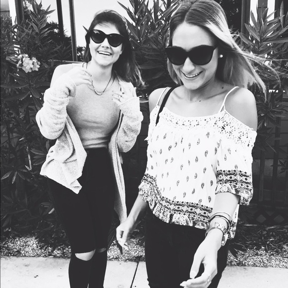 Meet your Posher, Mallory Blake - Picture 4 of 4