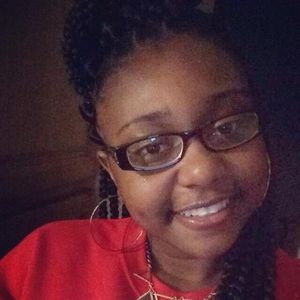 Meet your Posher, Lina