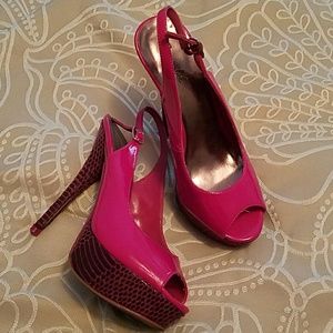 Fabulous magenta hot pink pumps