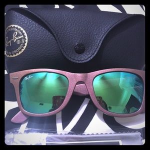 Ray Ban wayfarer mirrored lens (green)