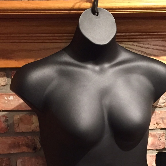 Plus size mannequin - Picture 3 of 4