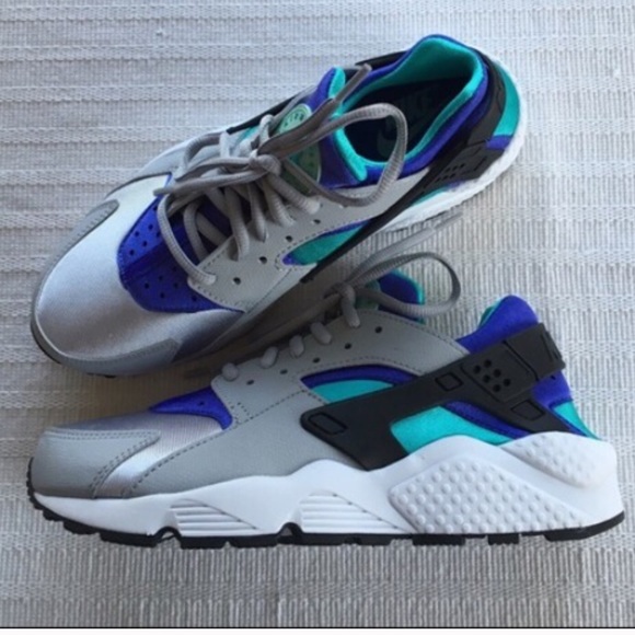 Nike Women's  6