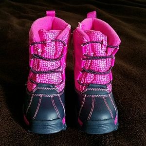 Snow boots